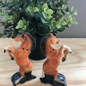 Vintage Horse S&P Shakers